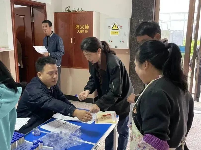 浙江百茂板業有限公司,竹膠板,車箱地板,磚機托板,建筑模板 浙江百茂板業有限公司,竹膠板,車箱地板,磚機托板,建筑模板